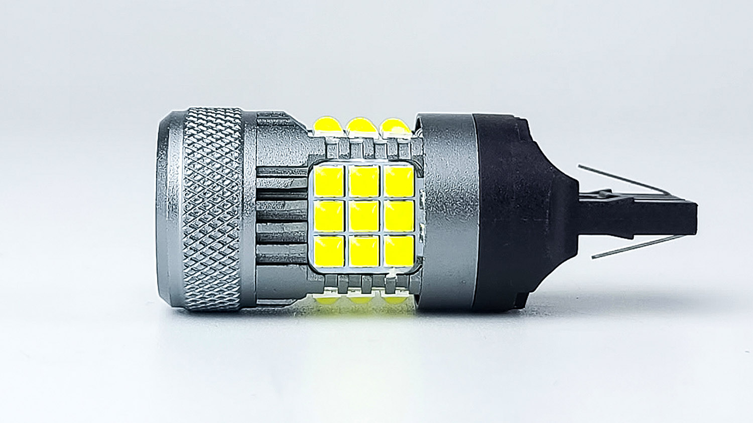 Glow FAN1 T20(1) 9-48V 30W CAN 3000Lm 7440/W21W base-16mm EU